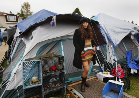 Hawaii Church provides affordable ‘igloos’ for homeless people